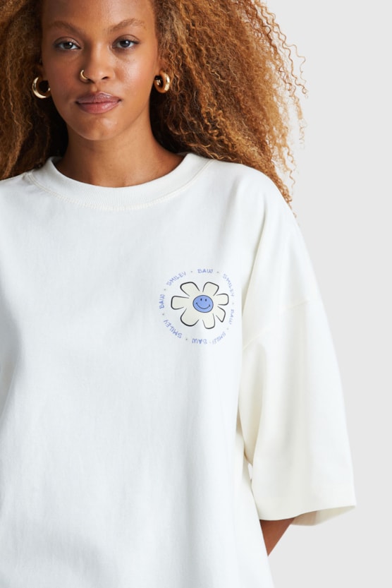 OVERSIZED FLOWER BAW X SMILEY T-SHIRT