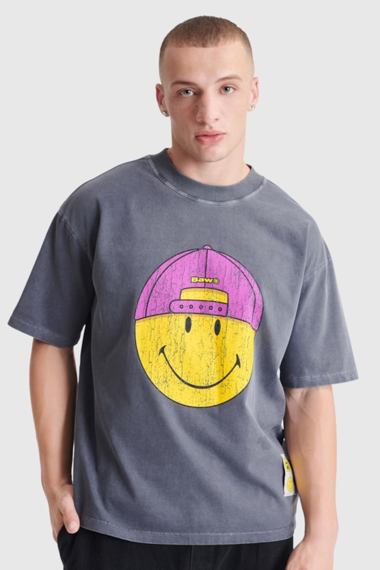 OVERSIZED BAW SNAPBACK SMILEY® T-SHIRT