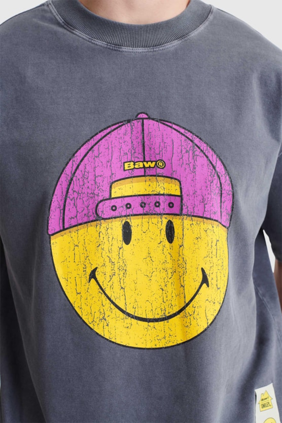 OVERSIZED BAW SNAPBACK SMILEY® T-SHIRT