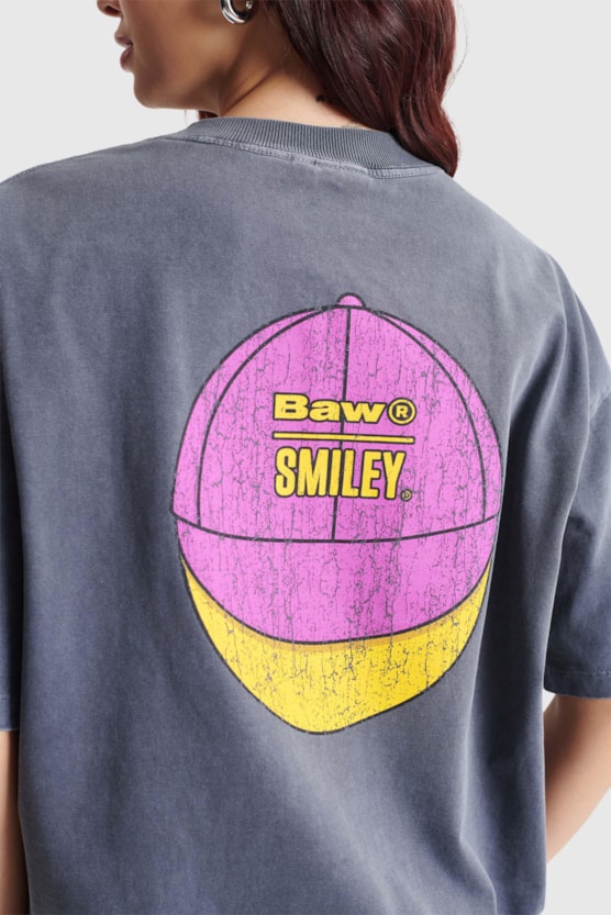 OVERSIZED BAW SNAPBACK SMILEY® T-SHIRT