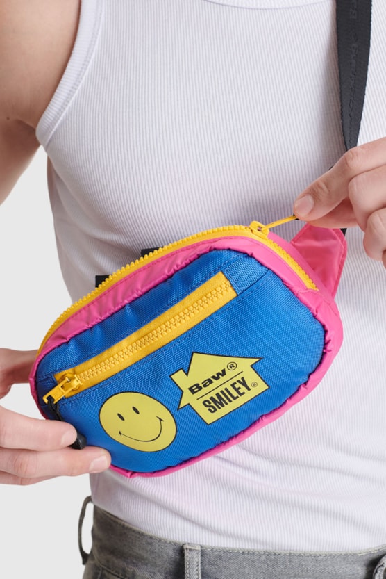 Round Bag x Smiley® Pouch