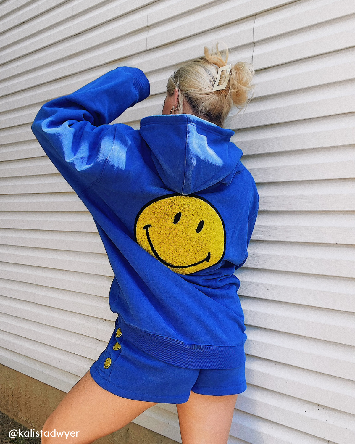 Smiley® Chenille Hoodie – Soft Fleece with Iconic Patches Smiley® Chenille Hoodie – Soft Fleece with Iconic Patches