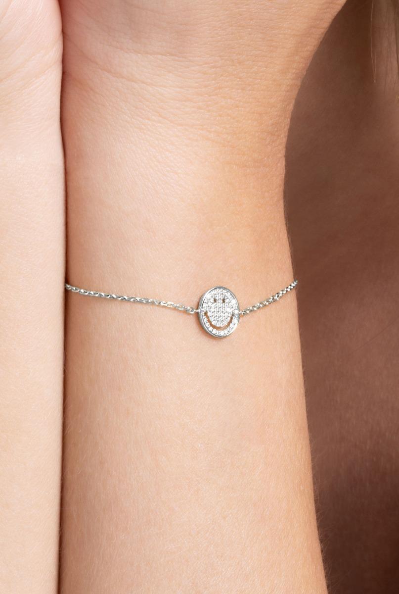 White gold chain bracelet with diamond-paved smiley