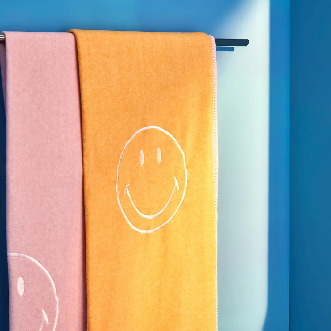 Biancoperla x Smiley® Bamboo Throw Blanket