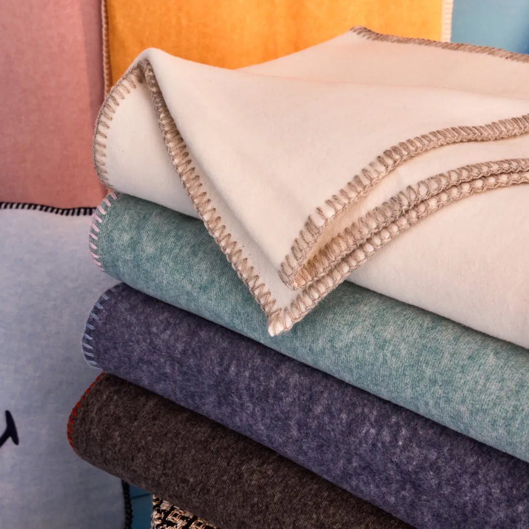 Biancoperla x Smiley® Bamboo Throw Blanket