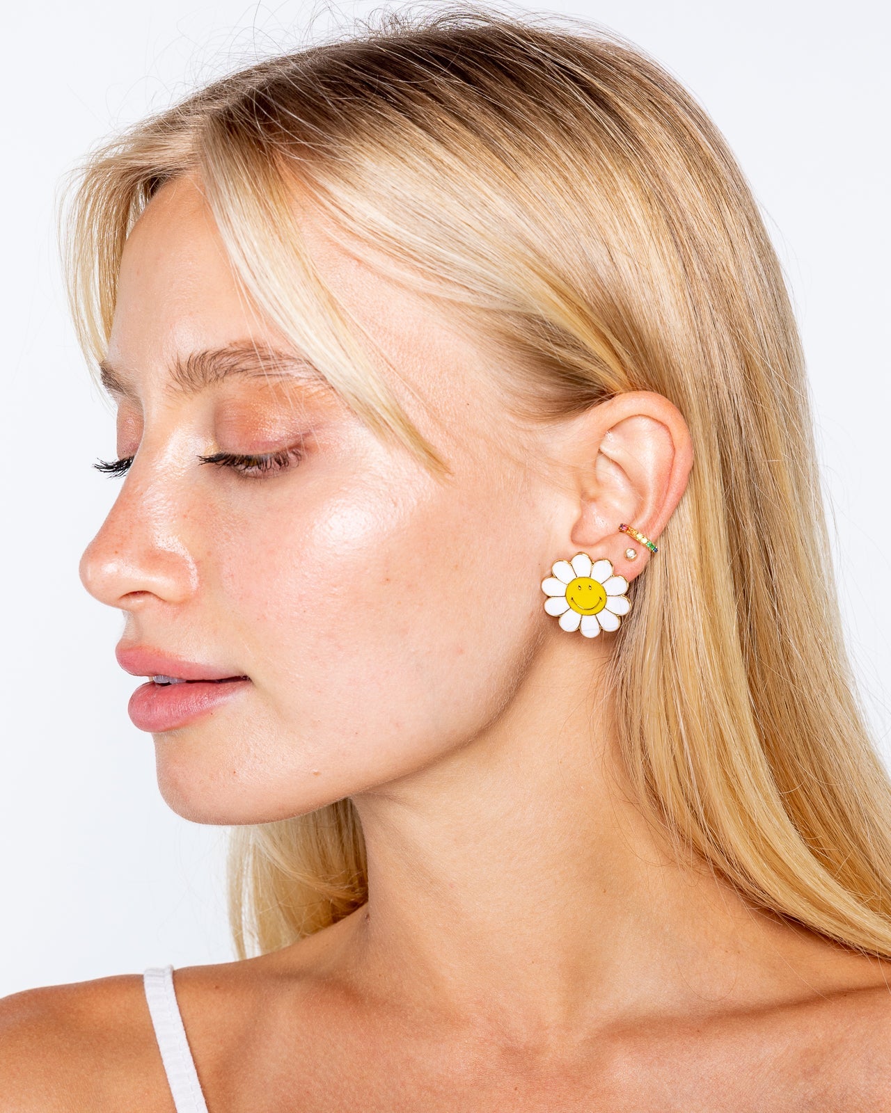 Smiley® Daisy Studs