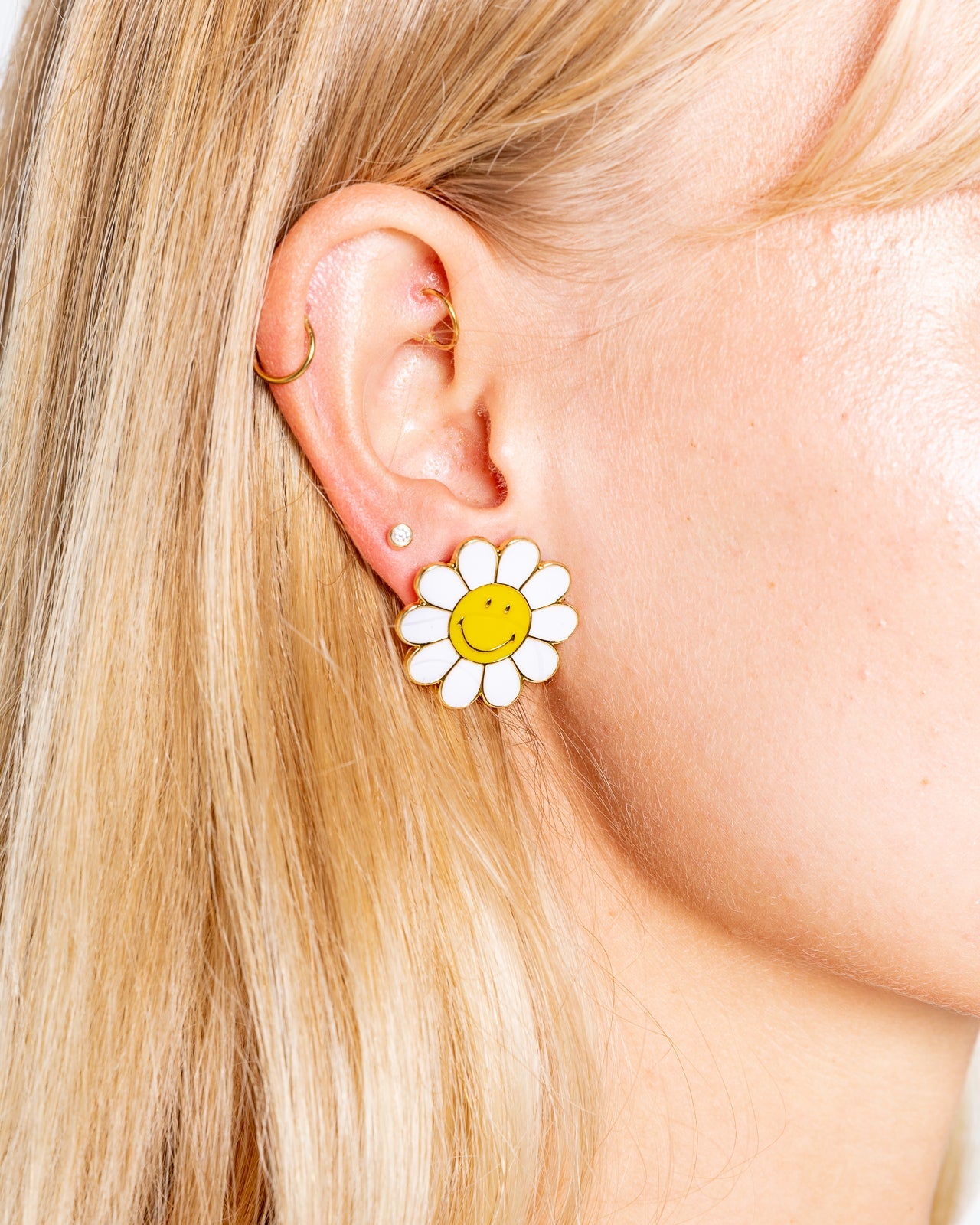 Smiley® Daisy Studs