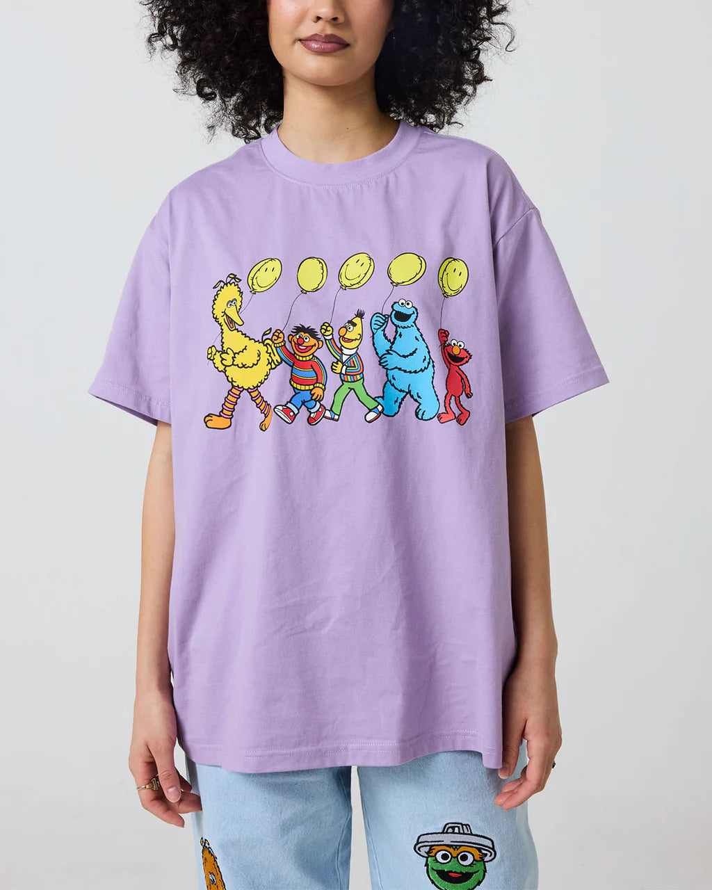 セサミストリート ハッピー散歩 オーバーサイズ Tシャツ – Smiley