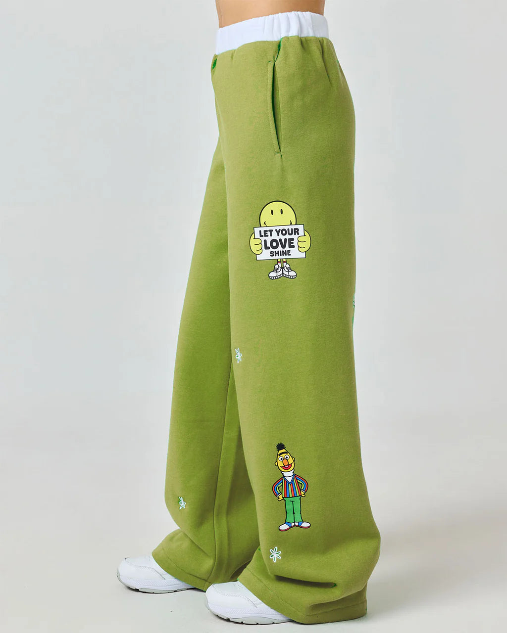 Sesame Street Let Your Love Shine Sweatpants, Green