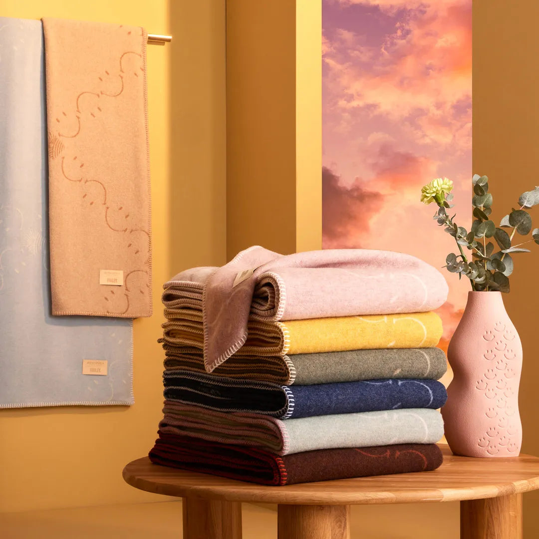 Biancoperla x Smiley® Jacquard Throw Blanket - All Colours