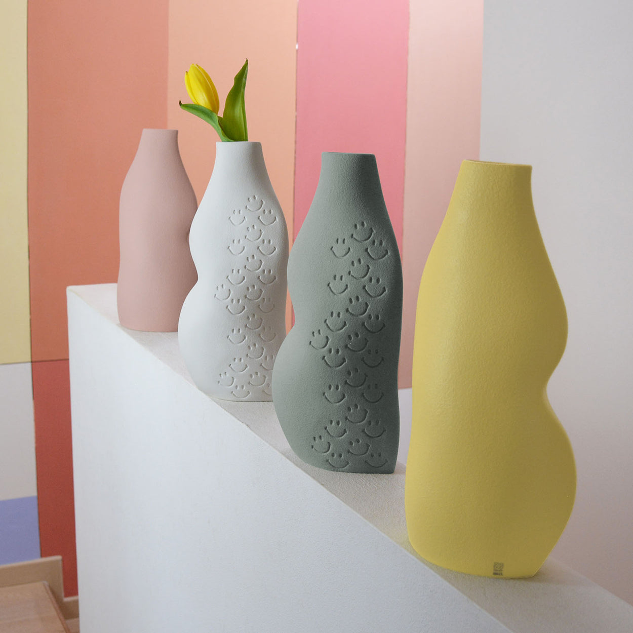 Smiley® x Lineasette Bottle – Joyful Handmade Ceramic Art