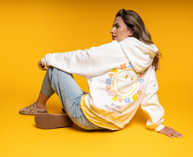 T♡★AMERI WORN OUT LOOSE KNIT Smiley Women's Hoodies & Sweatshirts Collection | Smiley® Originals