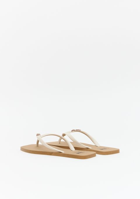 Smiley Flip Flop and Toiletry Bag Kit