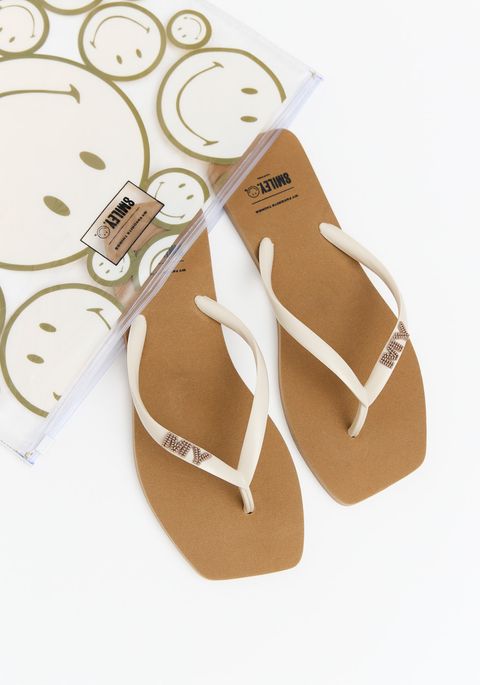 Smiley Flip Flop and Toiletry Bag Kit