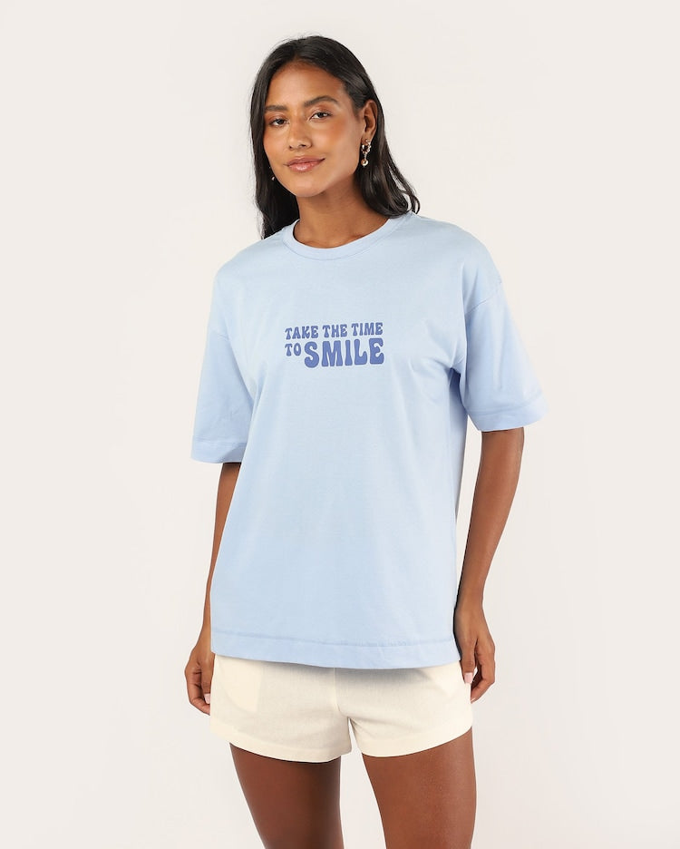 Women's regular lettering t-shirt - blue | The Smiley Company